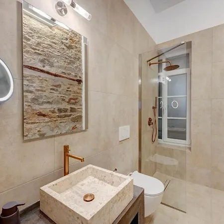 Apartman Stone&light *